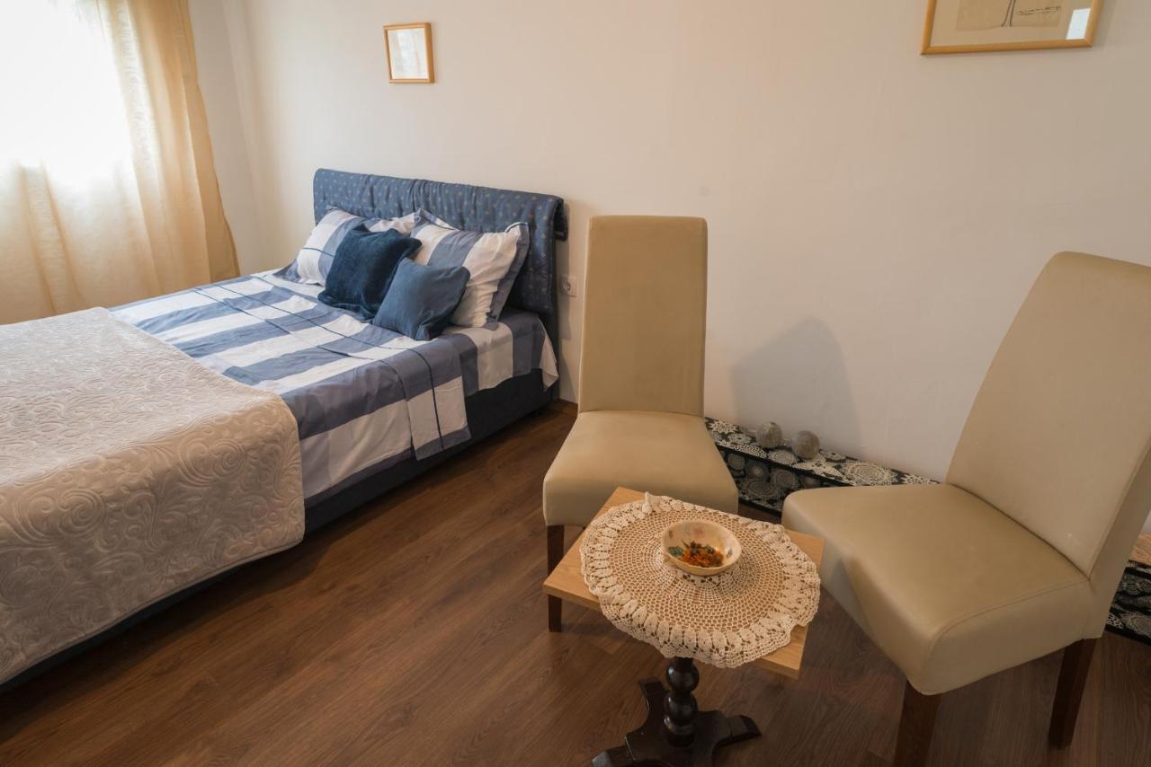 Villa Kuca Na Selu + Besplatan Parking Nikšić Exterior foto